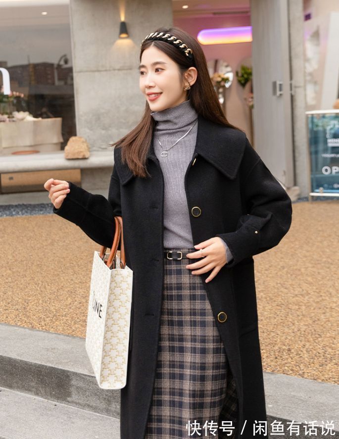 中年女人|个子不高的中年女人,穿大衣尽量别搭阔腿裤,配半裙才优雅又显高