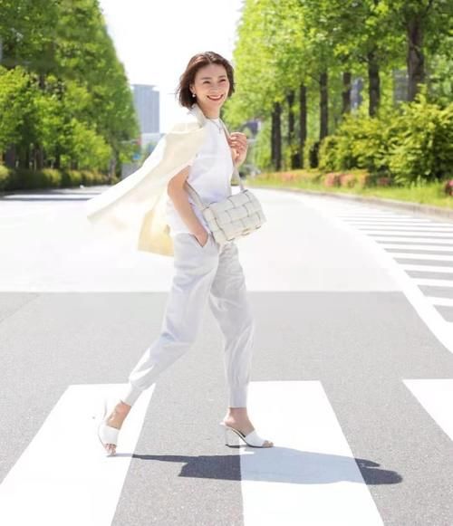 穿搭|为什么日本女人年龄越大越会穿？3类单品、多套穿搭，40+快来参考