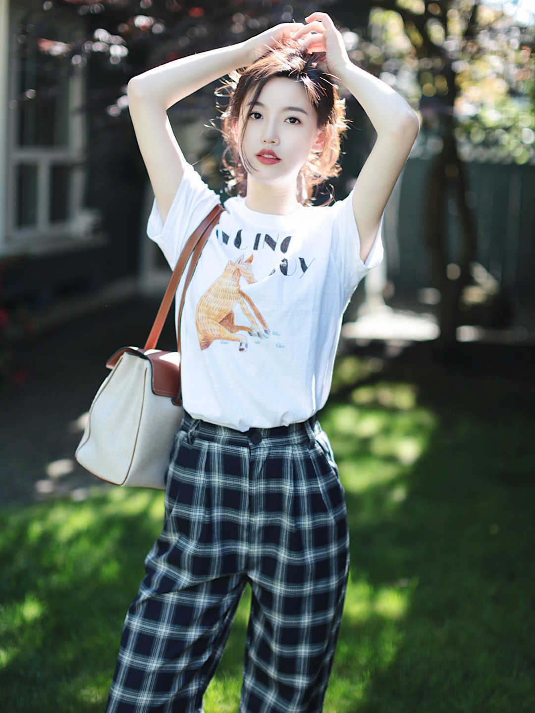 纯色|夏季这样搭,凉快的同时还更舒适又时髦,条纹衫搭五分裤,超洋气