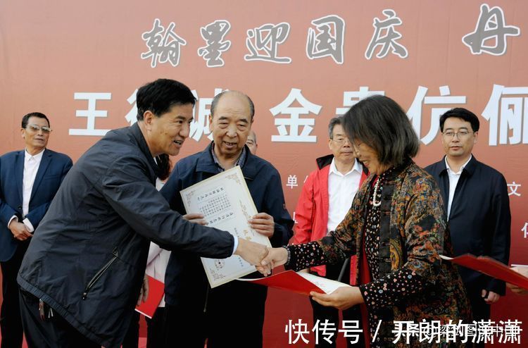 笔生@忆昔彤庭望日华 才思俊逸笔生花