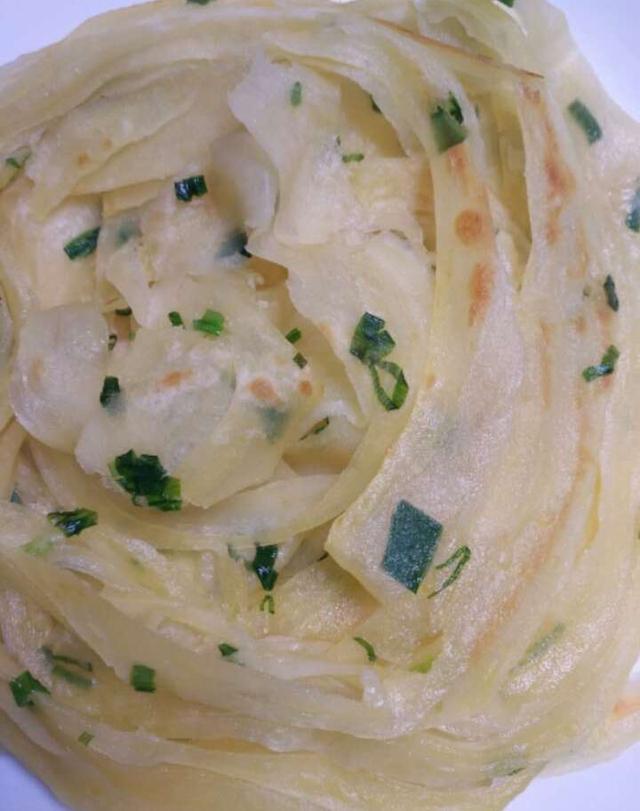 乡下婆婆告诉你一个盐葱饼的新吃法,外酥里嫩,把我都给吃撑了