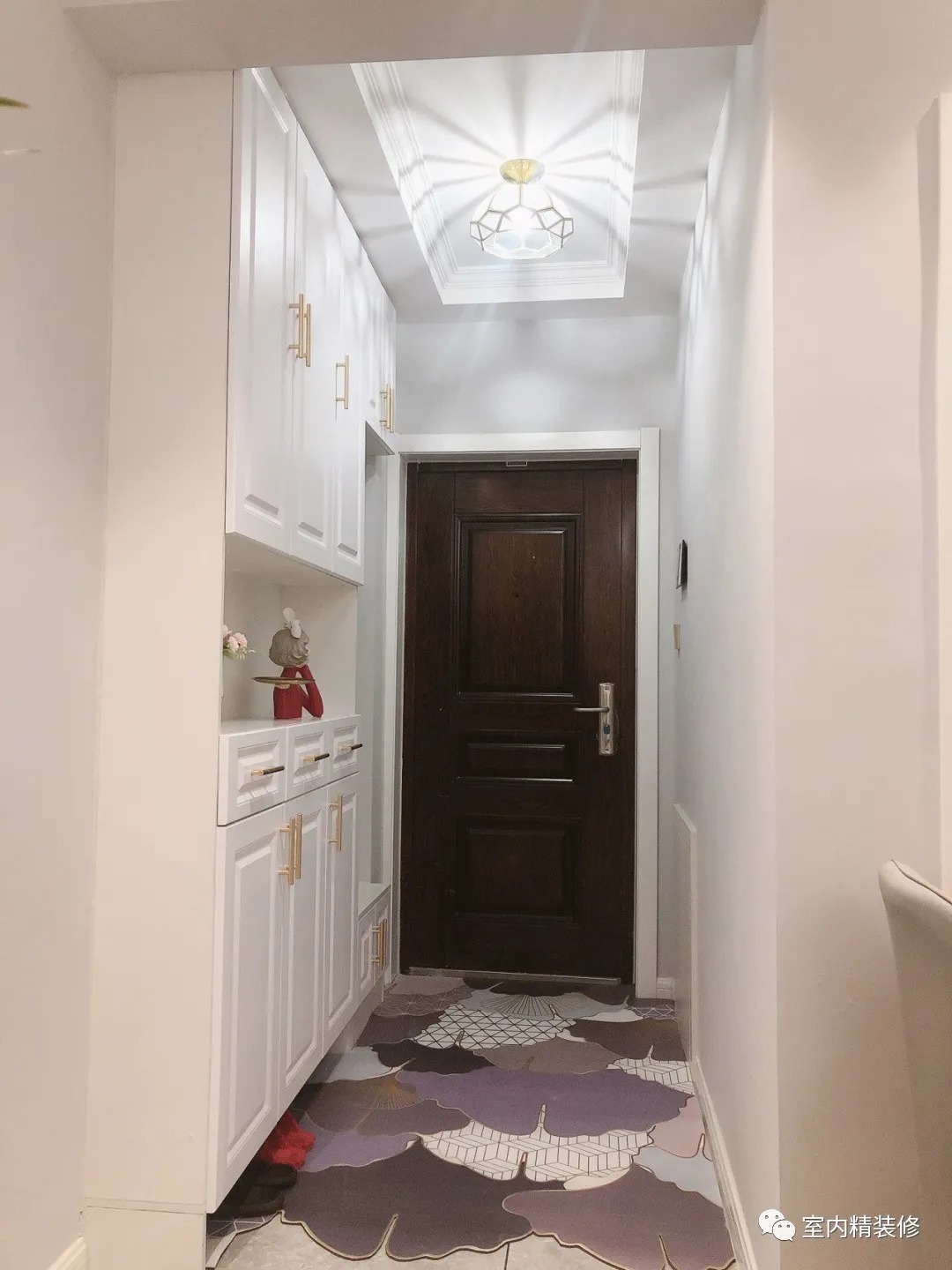 客厅|不懂装修别乱来,看她家新房,很漂亮,悬空大理石电视墙非常抢眼