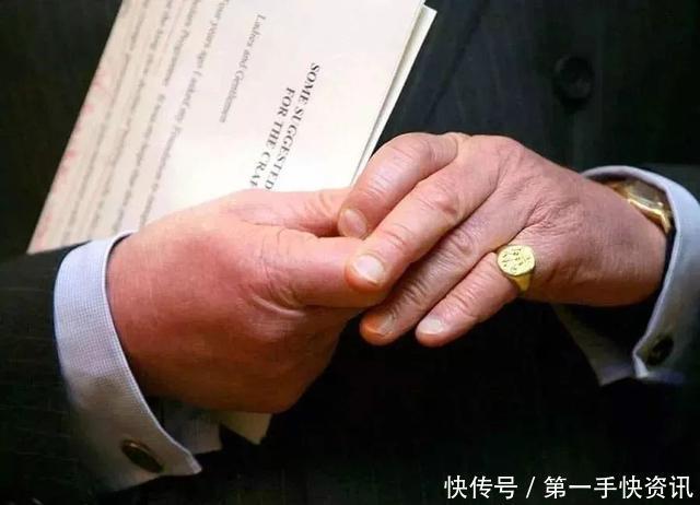 会戴珠宝的男人,品味不会差