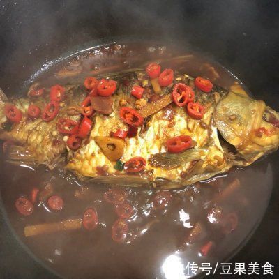 这道年夜饭必备家常红烧鲫鱼简单快手，超下饭