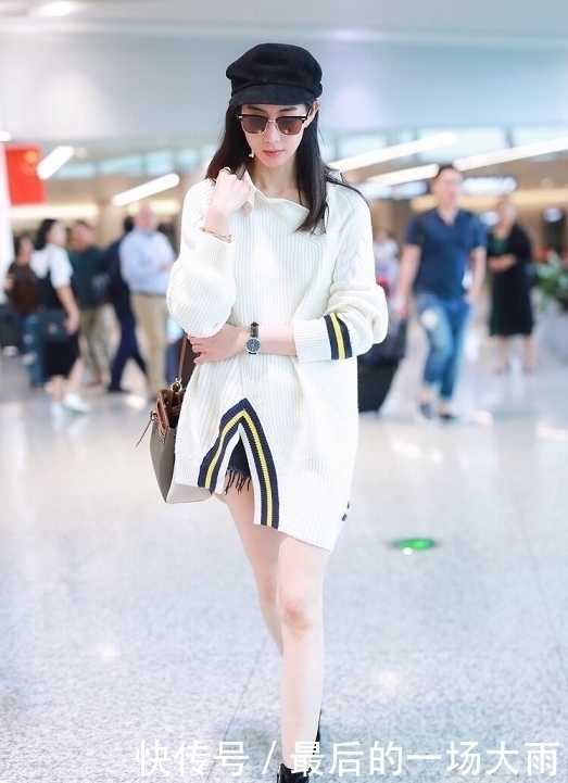 张钧甯真是与众不同,简单穿长款针织衫配短裤,气场太强堪比超模
