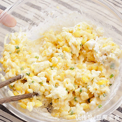 芝士玉米饼竟然这么好做？你一定得学学