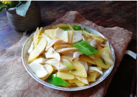 土豆和它是完美搭配,增香又增味,常做给小孩吃