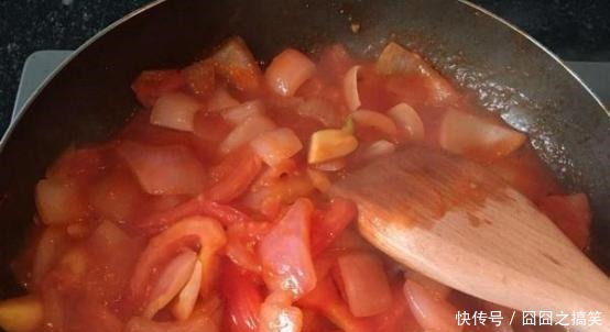 番茄炖牛腩的烹饪方法，牛肉软烂汤汁鲜美，征服一家人的舌头