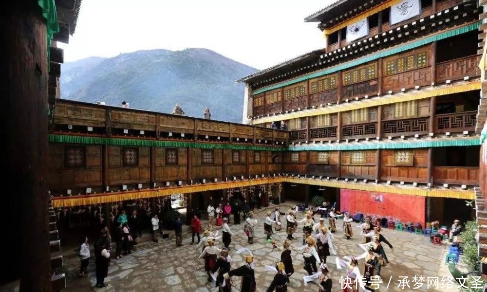 泰国|【全球FUN享】色达的昼与夜,转山转水转佛塔