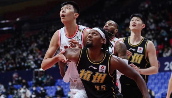禁赛|两败俱伤!辽粤大战后韩德君鼻梁骨折,威姆斯、胡明轩惨遭禁赛