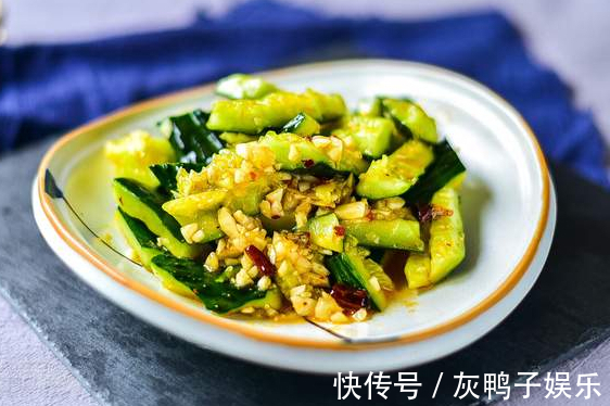 爽脆|凉拌黄瓜有诀窍,不能切完就拌,多做这2步,黄瓜更清脆更入味