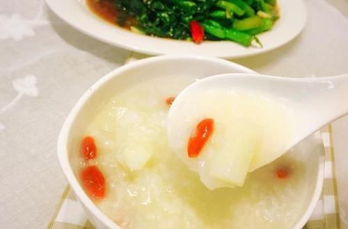 食物养生很重要，推荐吃三种食物，滋补身体，改善睡眠