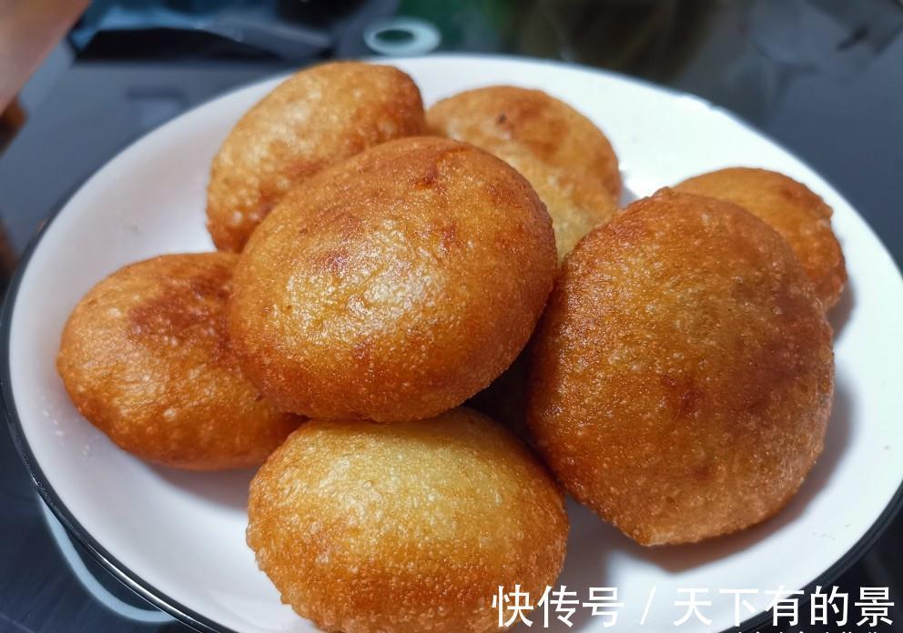 做法|炸糖糕的正宗做法,个个脆皮空心,香甜又软糯,我一口气能吃五个