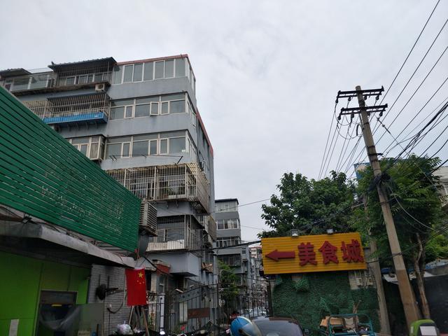 电梯|一线城市二手房价下降,北京新房持平,此时此刻购房者如何选择