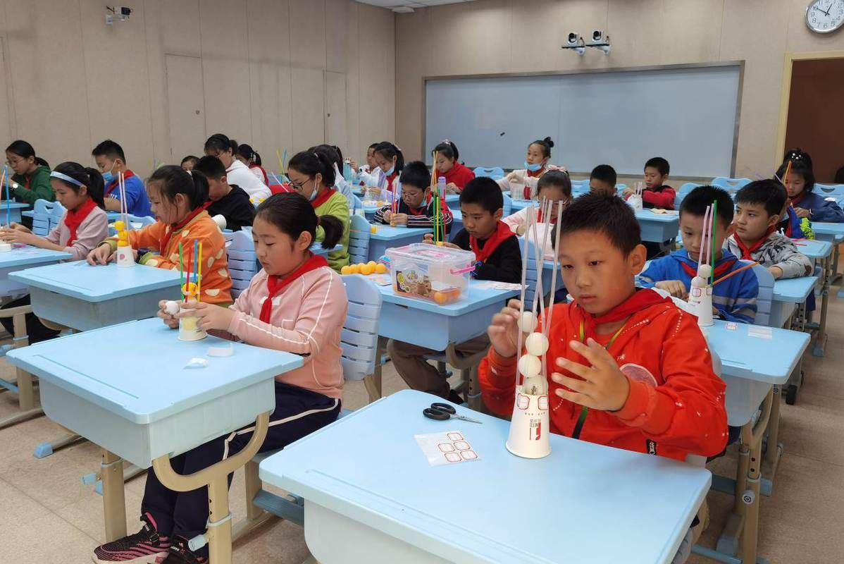 青岛|山东青岛：小学生玩转科技争做“创客”少年