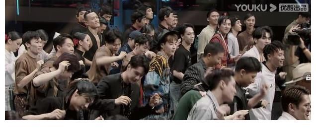 街舞剪辑遭吐槽,王一博粉丝还原现场,精华却被一剪没