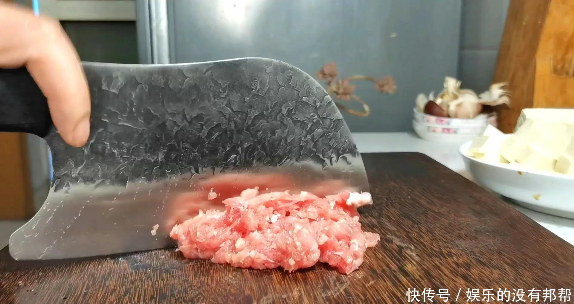 豆腐的新做法,不油不腻,鲜香滑嫩,大人孩子都爱吃