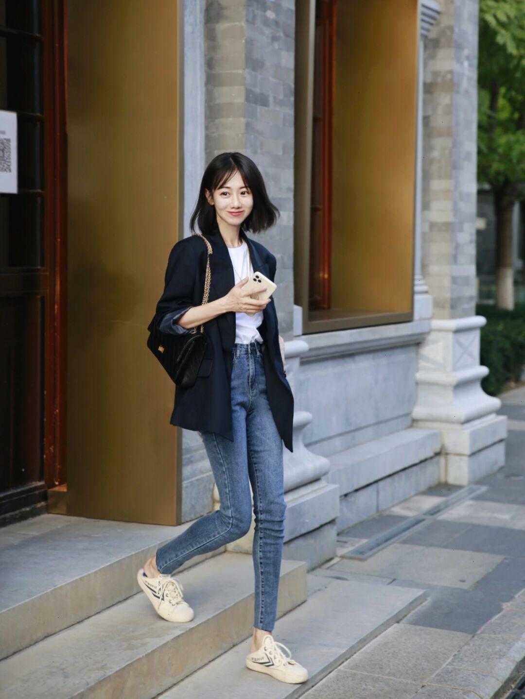 马甲|简约又保暖的秋季穿搭,毛衣搭配半身裙清新温柔,减龄又时髦