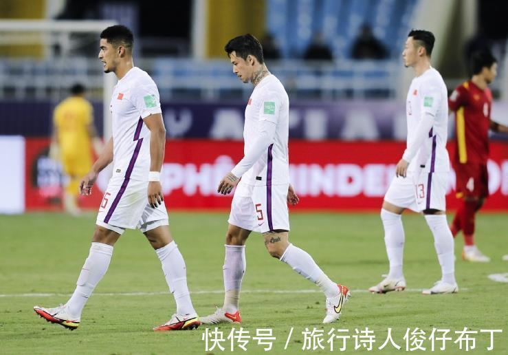 国家队|下午2点!足协官宣重要决定,中国男足终于想通了,李霄鹏见证