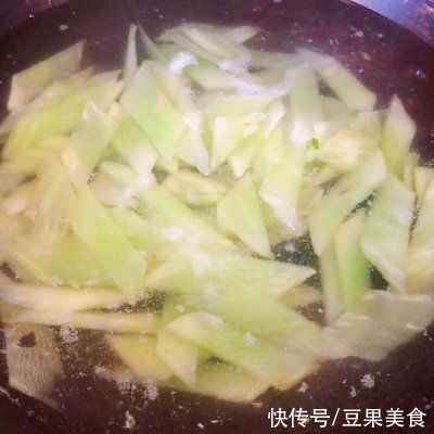 #元宵节美食大赏#莴笋香菇炒牛肉片