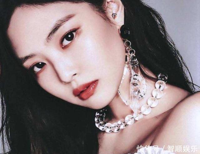 宠儿|金智妮真是人间香奈儿,23岁成时尚界宠儿,穿什么都自带高级感