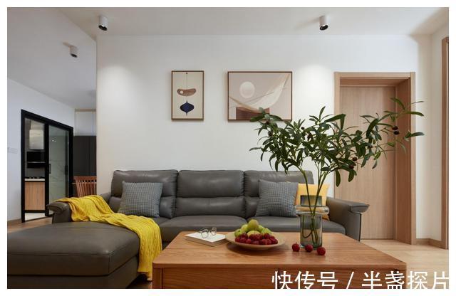 室内门|走进她家，全屋大白墙、无造型，却耐看又有温度，省钱就这么装！