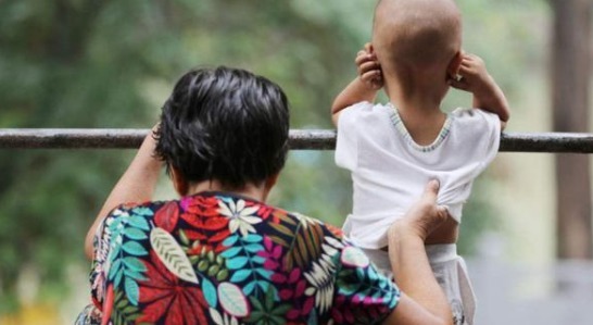 孩子|4个老人抢着带孩子,互不相让,逼疯夫妇俩我生3个每人一个吧