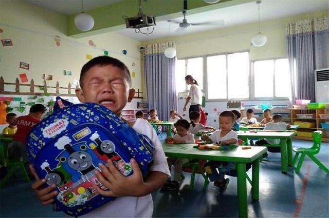 谐音|90后小伙姓车,填完入职报告后被吐槽:这你爸爸取名字是认真的