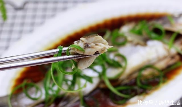 鱼不论怎么蒸都发腥牢记这2点,不腥肉嫩还很鲜
