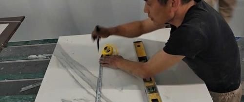 工人|贴瓷砖要注意哪些问题？学会之后再去监工，工人再也不敢偷工减料