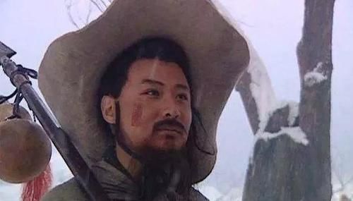 陆虞侯$对林冲不容,见杨志则喜,白衣秀士这是怎么了?