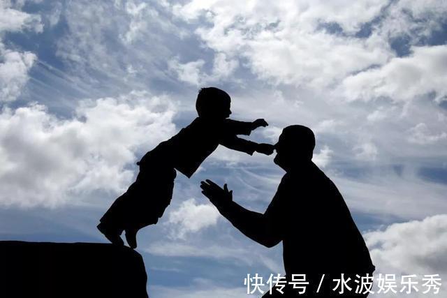 弟媳|宝妈把儿子交给弟弟带一天,弟媳发来视频,宝妈:难为你了,弟弟