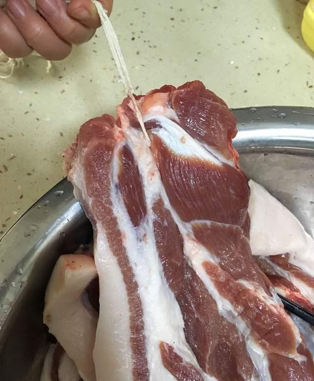 冬天|冬天里家中必备的腊肉,这样腌制才对,看着就有过年的气息