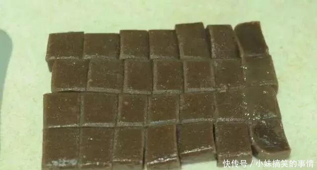 红豆糕|早餐，别总蒸馒头啦，多给孩子吃它，补血又补脾，身体强壮不感冒