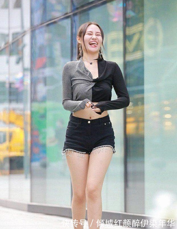 美女|街拍美女这几组搭配，才是喜欢的微胖美女