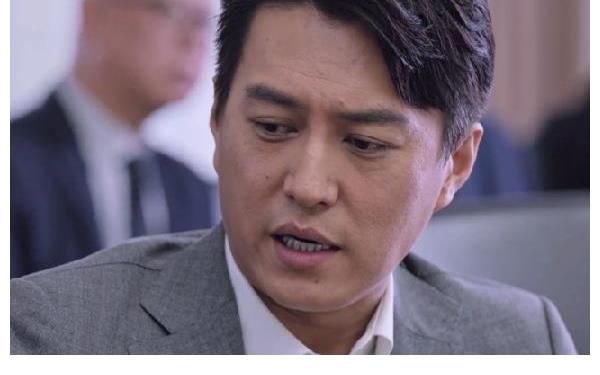 《突围》齐本安比石红杏强在哪?一场事故看出能力差别,高下立判