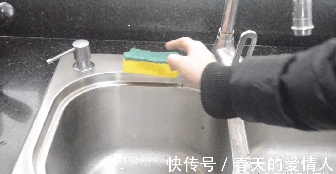 油桶上塑料把手不要扔, 放在厨房有妙用, 解决了千家万户的烦恼