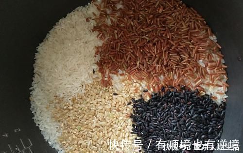 糙米饭|用它代替米饭,不但能减肥,还能补血,常吃脸粉嫩如桃花