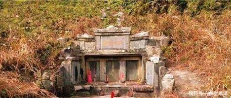 秀才|一穷酸秀才无意发现一宝地,设局把自己葬在此处,后代人才辈出!