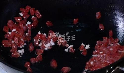 米饭|你知道吗?会“跳”的酱油炒饭才好吃!