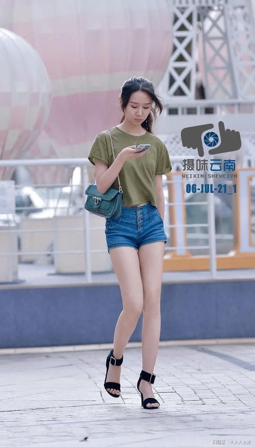 高跟鞋|穿出玉足优雅的性感，一字带细高跟凉鞋才经典，自带女人味！