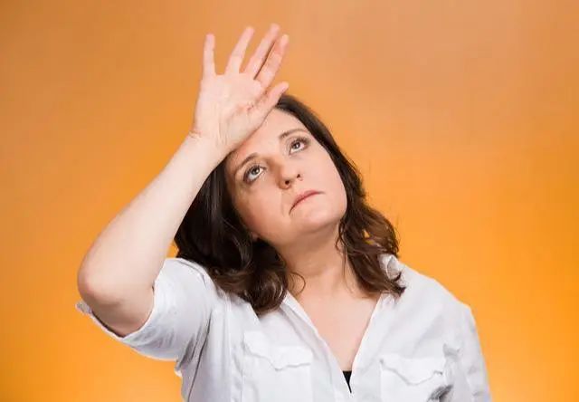 女人|女人45岁后,想要年轻健康,少吃三物,戒掉四习,做好五个字