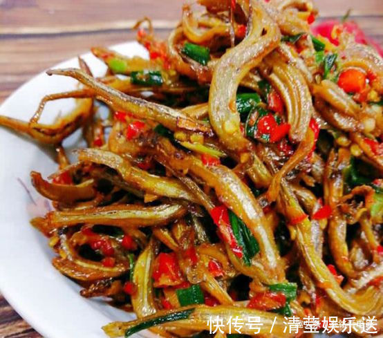 美食推荐榨菜牛肉丁、剁椒梅鲚鱼干、荷塘小炒菜、水煮杏鲍菇