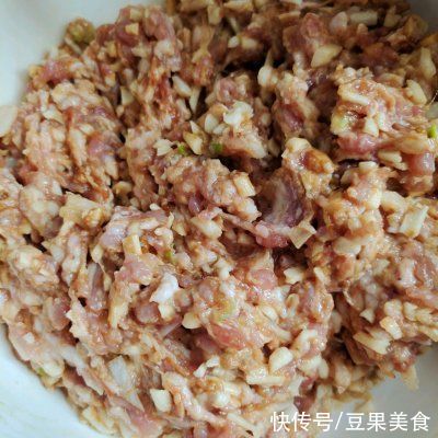 告诉你吃肉还不长胖的秘诀就是雪花丸子