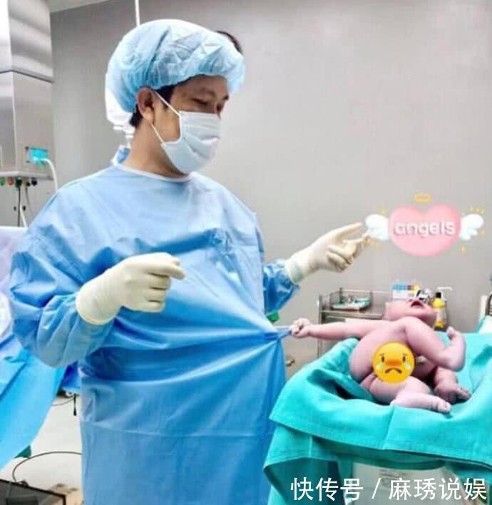 宝宝|宝宝拽住产科医生不撒手,众人看后笑喷,网友小家伙脾气还挺大