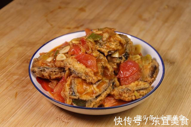 做法|茄夹最好吃的做法,加1个西红柿,酸爽开胃,好吃不油腻,解馋