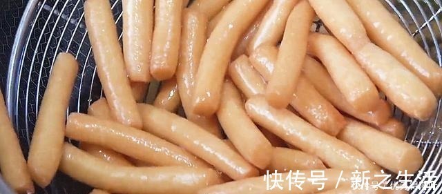 过年吃的零食江米条,不用买,在家自己做,香甜又酥脆,过年必备