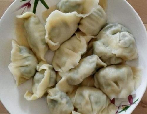 茴香|我家就吃这茴香鸡蛋馅的饺子,鲜香味美,一次45个不够吃,包一次的成本才几块钱