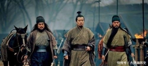 诸侯|虎牢关三英战吕布,究竟是吕布赢了,还是刘、关、张三兄弟赢了?