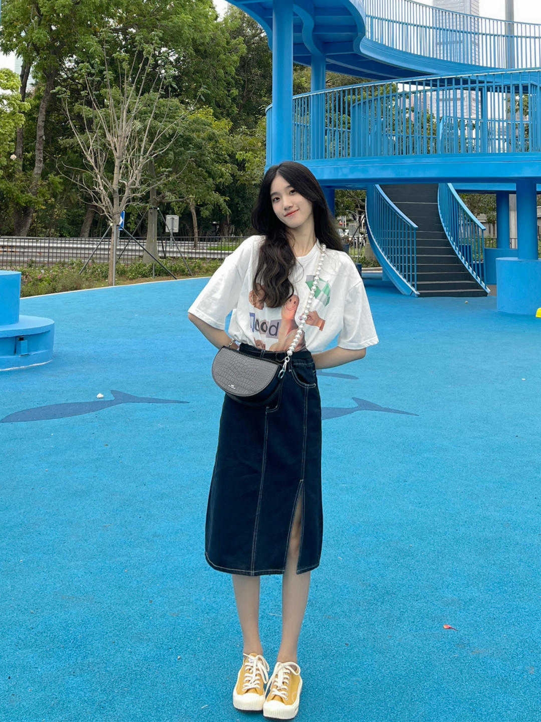 t恤|今年秋天,“牛仔裙”彻底火了,青春靓丽又显气质,时髦百搭